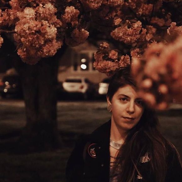 Meet your Posher, Diandra - Picture 1 of 1